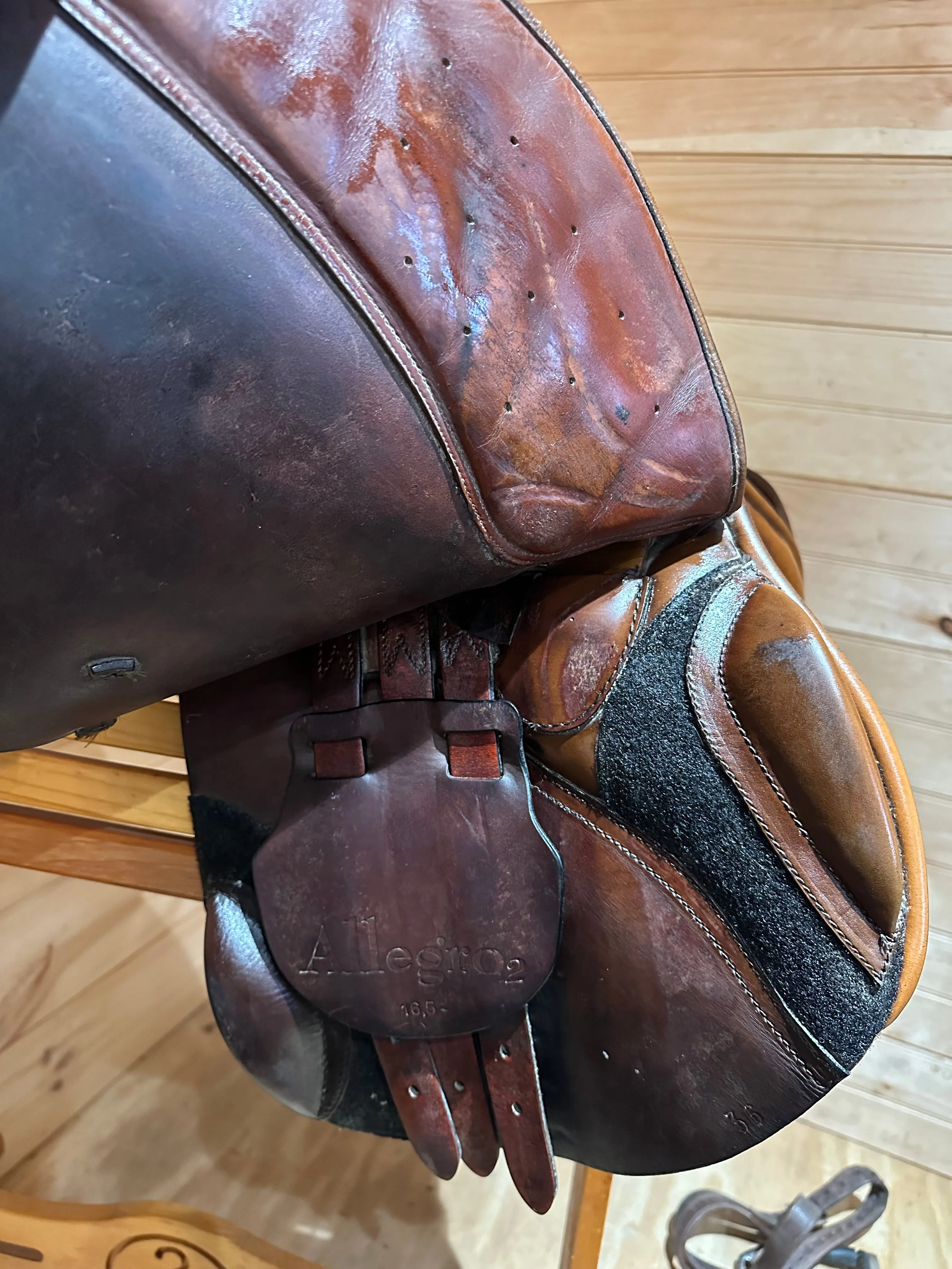 16.5” Duett Allegro2 Close Contact Jumping Saddle XW (36cm)