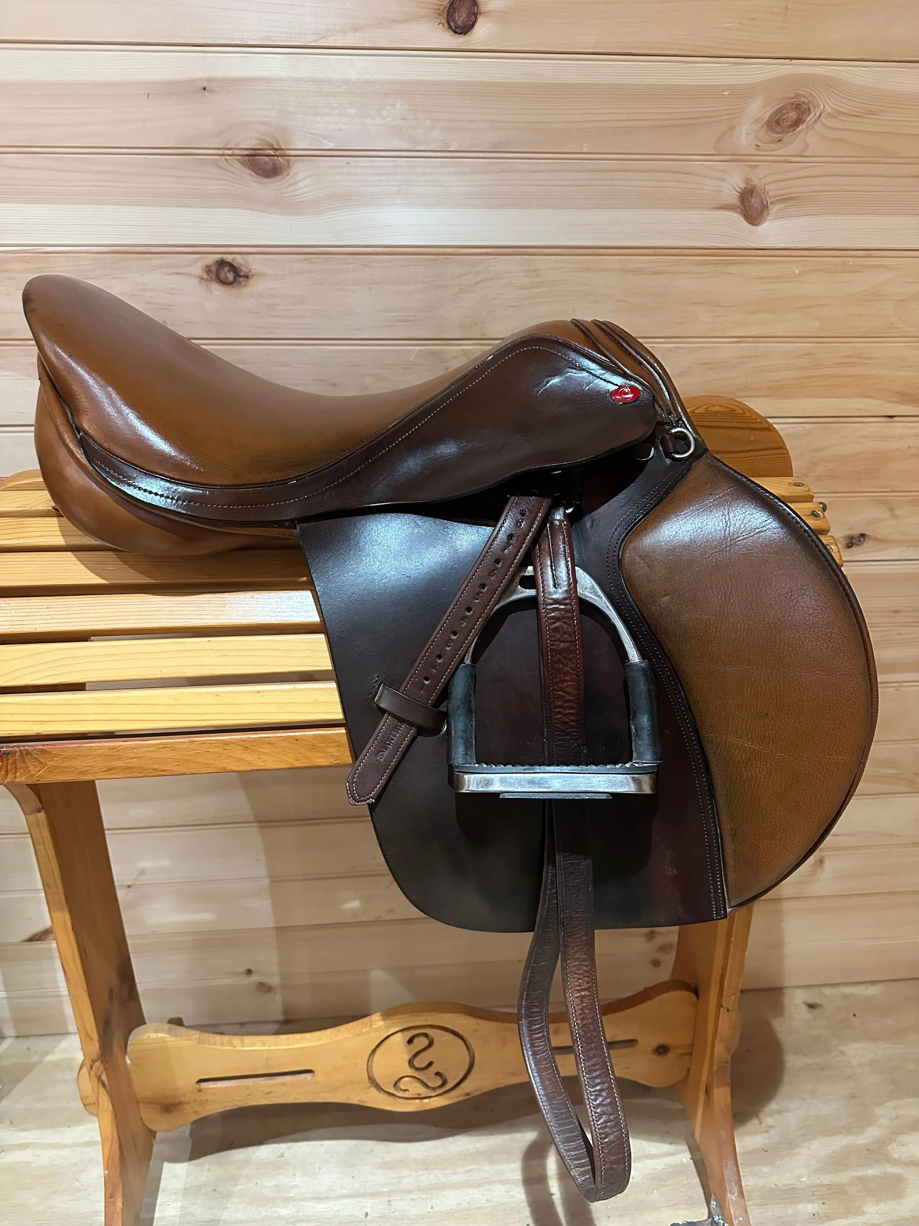 16.5” Duett Allegro2 Close Contact Jumping Saddle XW (36cm)