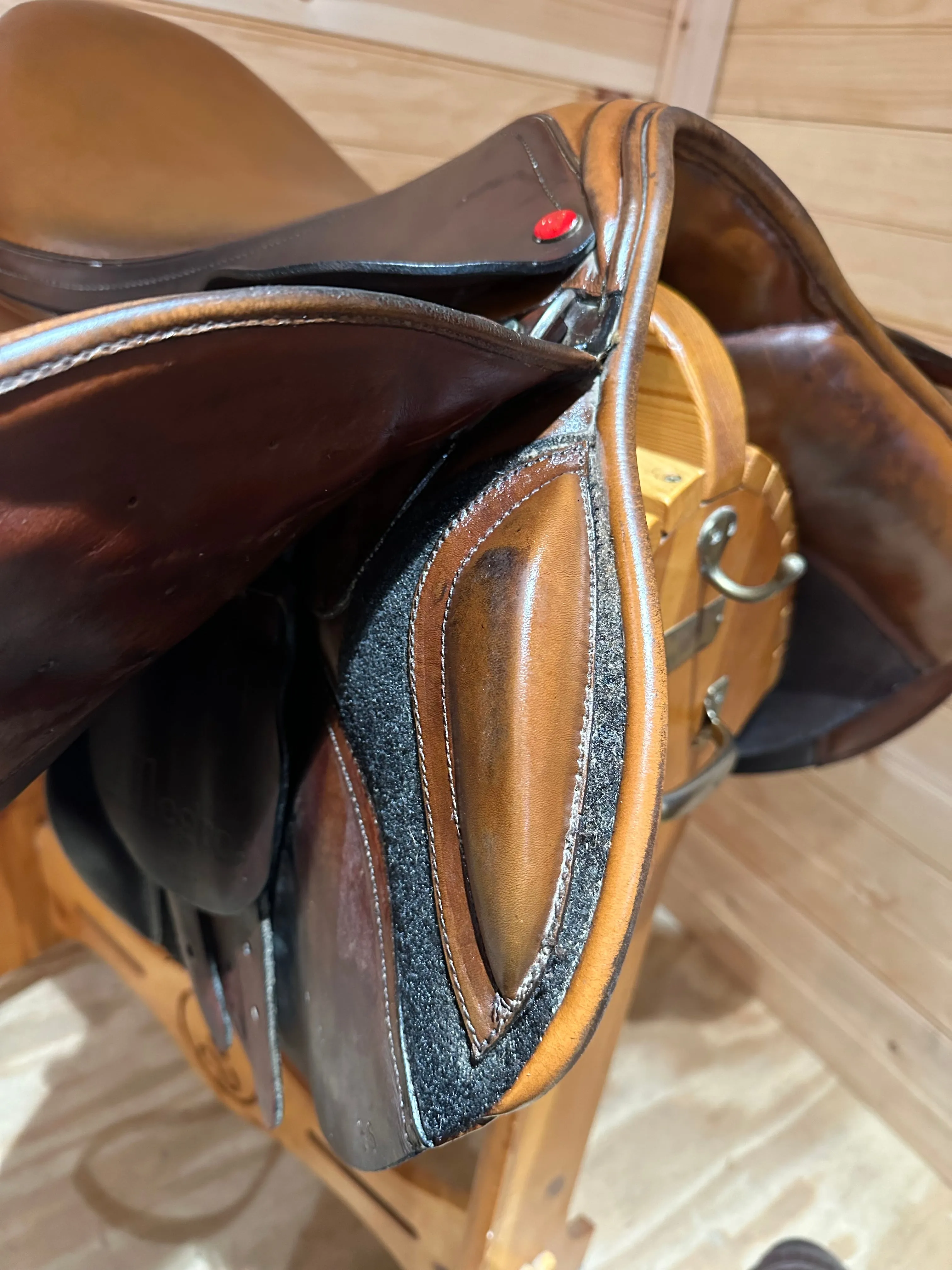 16.5” Duett Allegro2 Close Contact Jumping Saddle XW (36cm)