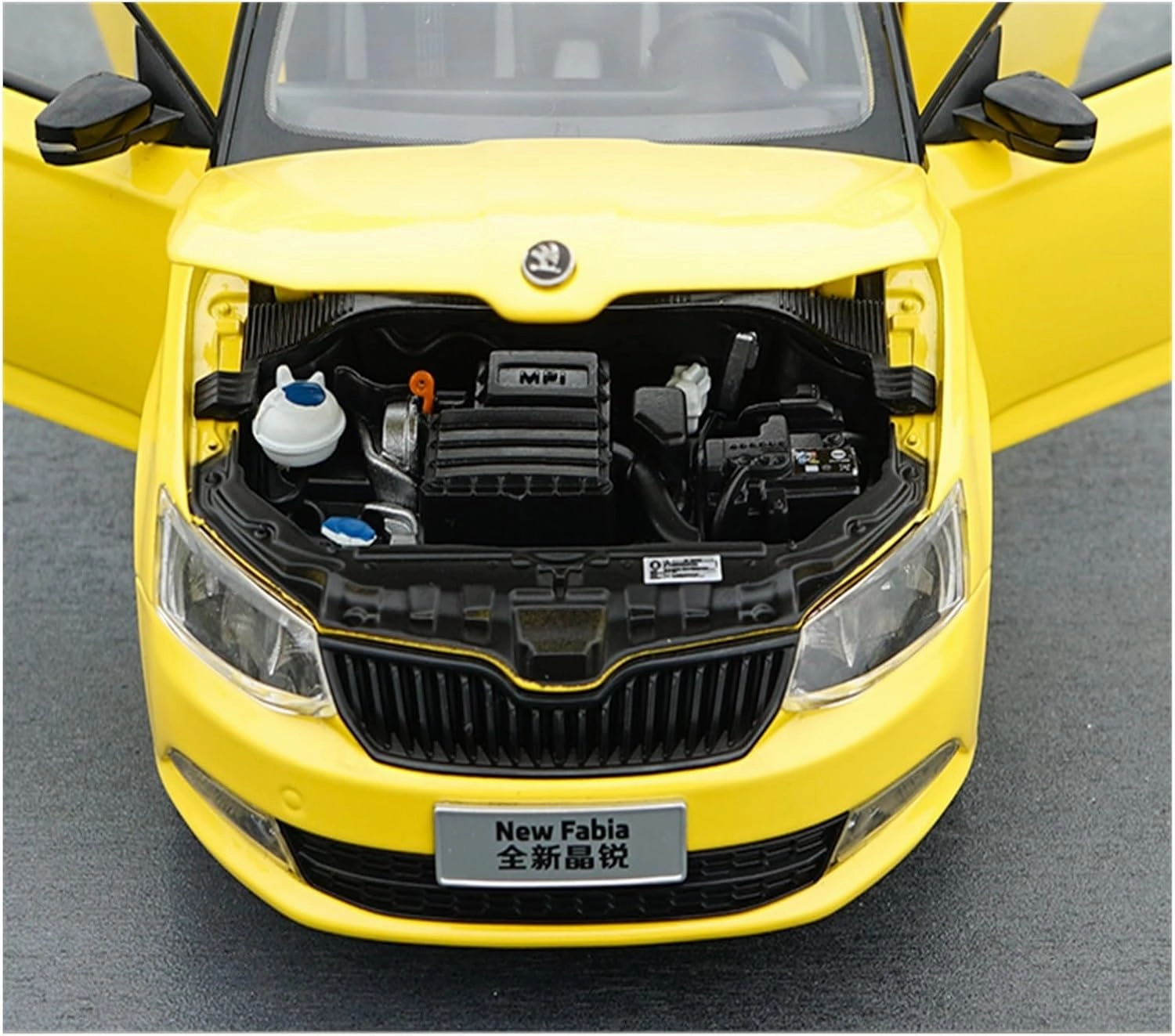 Alloy Resin Car Vehicle Model 1 18 Fit for Skoda Fabia Vehicle Metal Scale Alloy Diecast Car Model Static Toy Fit for Collectible Gift Display Festive Deluxe Gift (Color : C)
