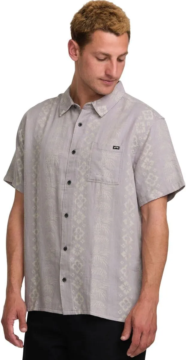 Billabong Men's Classic Sundays Woven Short Sleeve Shirt