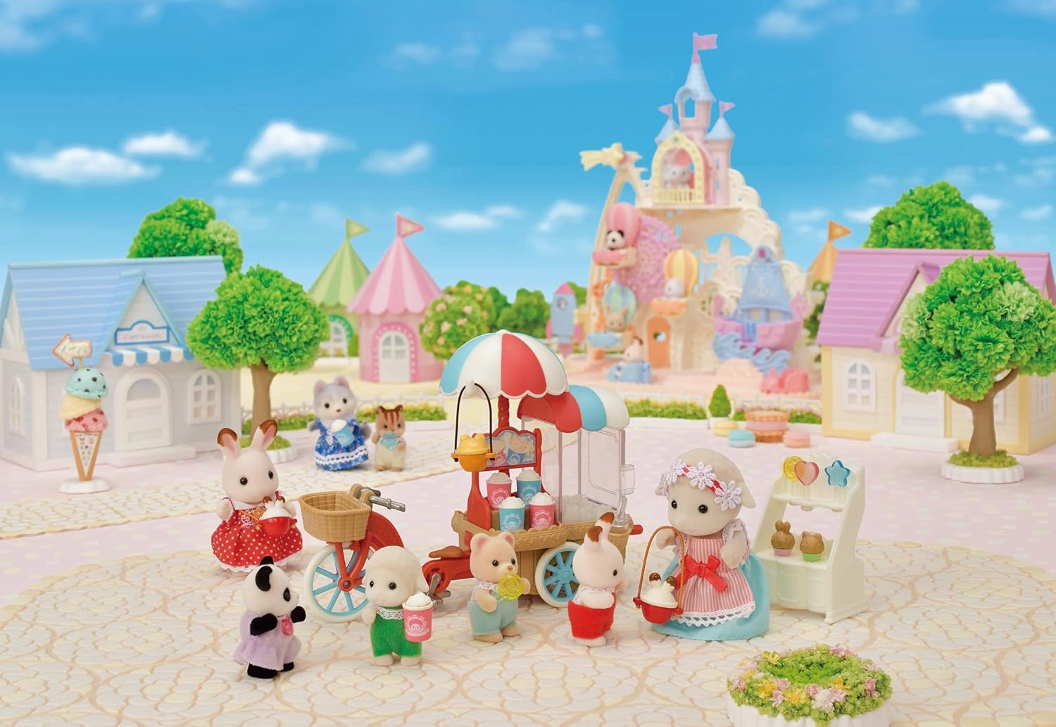 Calico Critters Popcorn Trike, Dollhouse Playset with Figure and Accessories