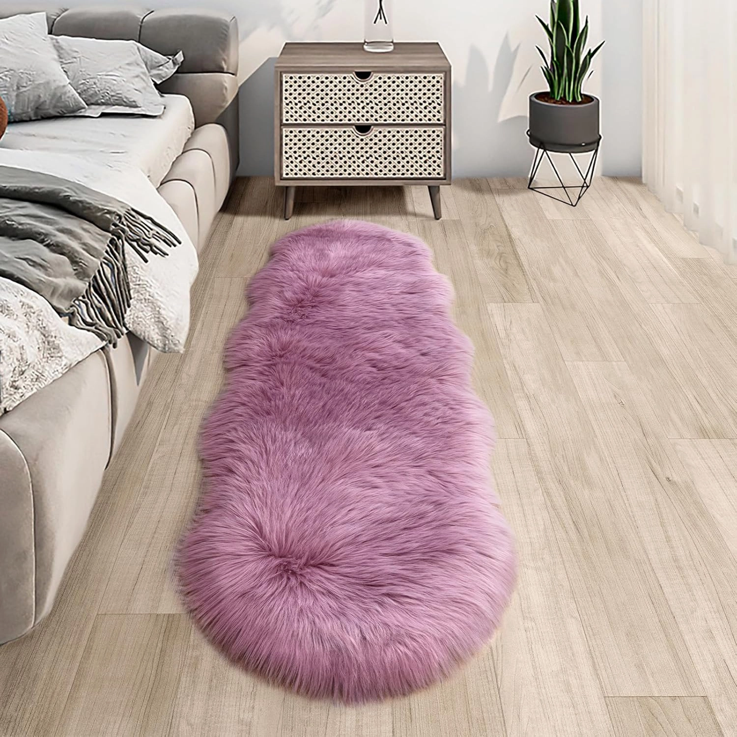 Faux Fur Rug for Bedroom, Fluffy Runner Rugs Soft Sheepskin Rug Sofa Couch Seat Cushion, 2x6ft Light Purple Plush Area Rug Shag Rugs Floor Carpets for Nursery Bedside, Shaggy Fuzzy Home Decor