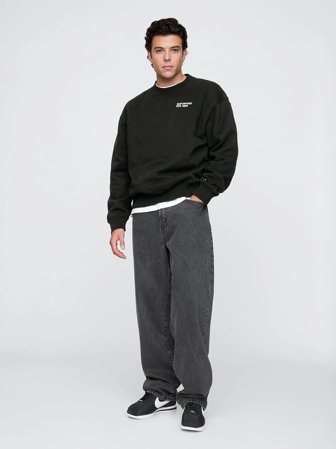 GAP Men's Mini Logo Crewneck Sweatshirt