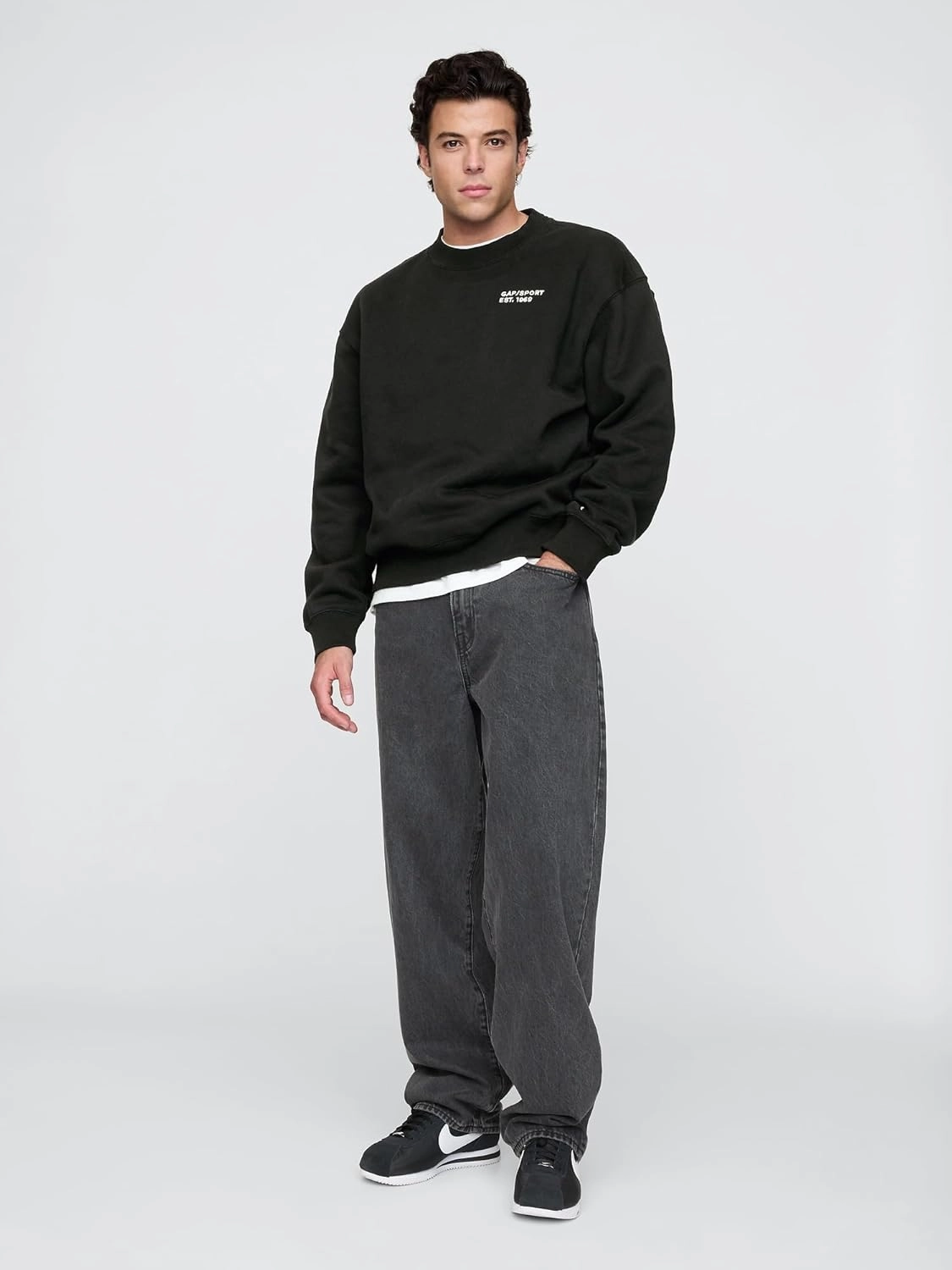GAP Men's Mini Logo Crewneck Sweatshirt