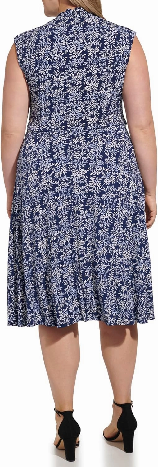 Jessica Howard Women's Sleeveless V-Neck Fit & Flare Mini Dress