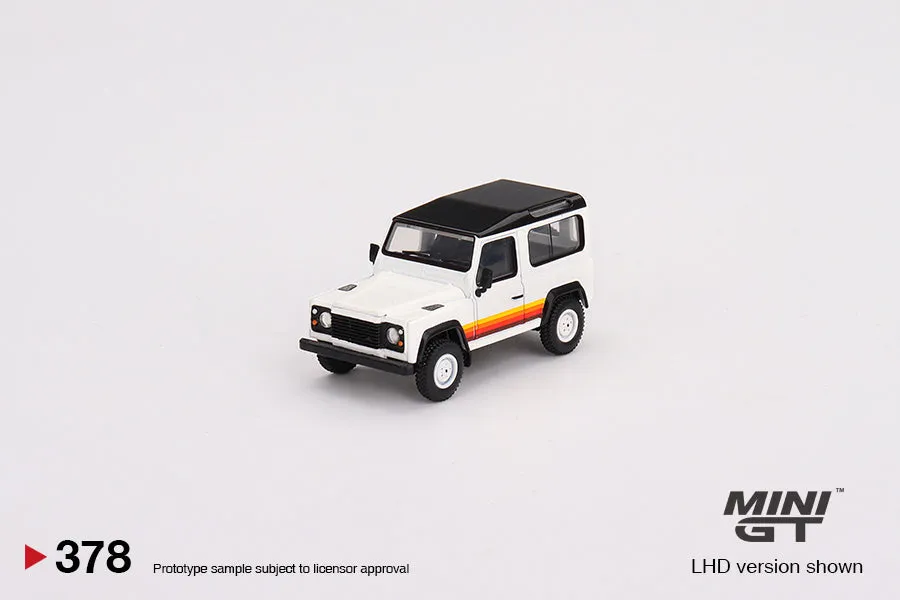 Land Rover Defender 90 Wagon White - 1:64 | Mini GT