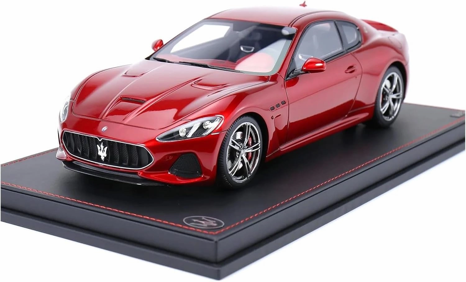 Metal Car Model 1:18 for Maserati GranTurismo MC Resin Vehicle Model Miniature Cars Collection Souvenir Die Cast Vehicles