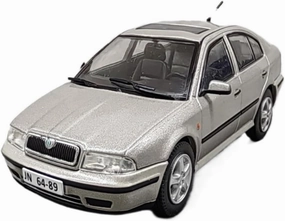 Metal Vehicles Toys 1/43 for Skoda Octavia I Alloy Car Model Sealed Designs for Car Lovers Miniature Replica Toy Home Or Office Décor