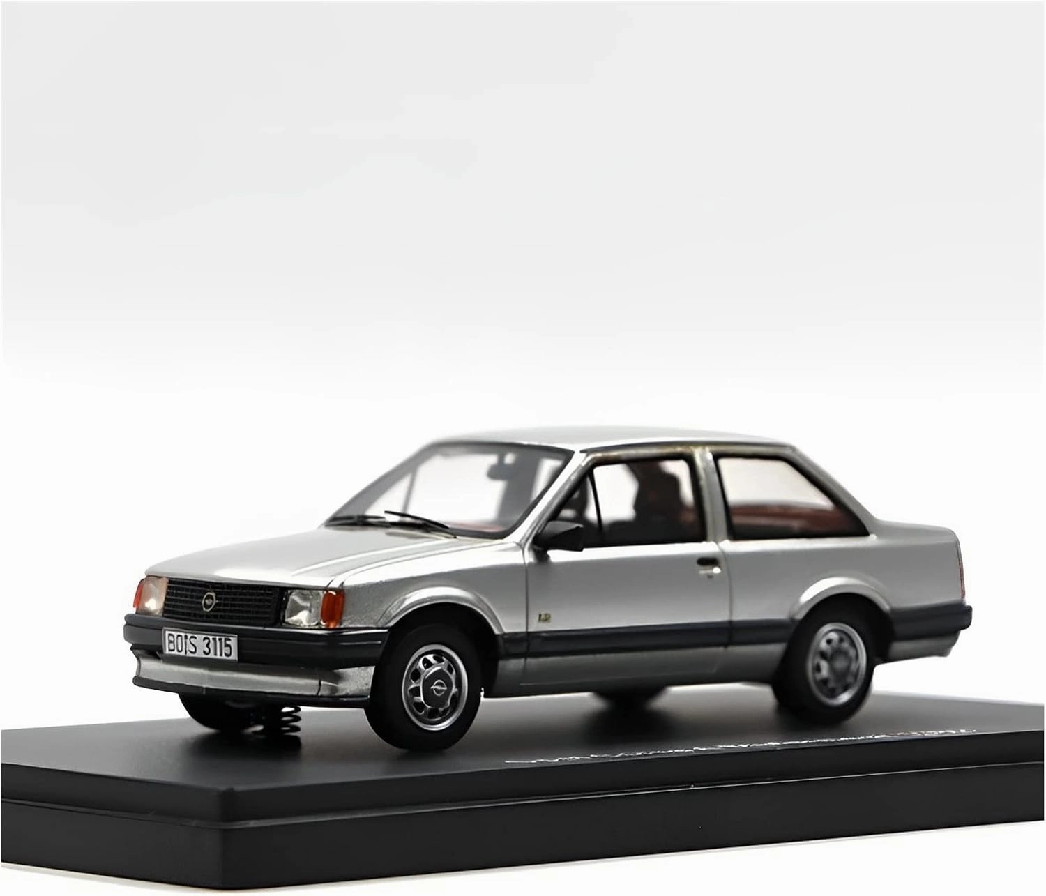 Resin Car Vehicle Model Fit for Opel Corsa A Limousine 1982 1 43 Resin Classic Car Model Decoration Display Festive Deluxe Gift