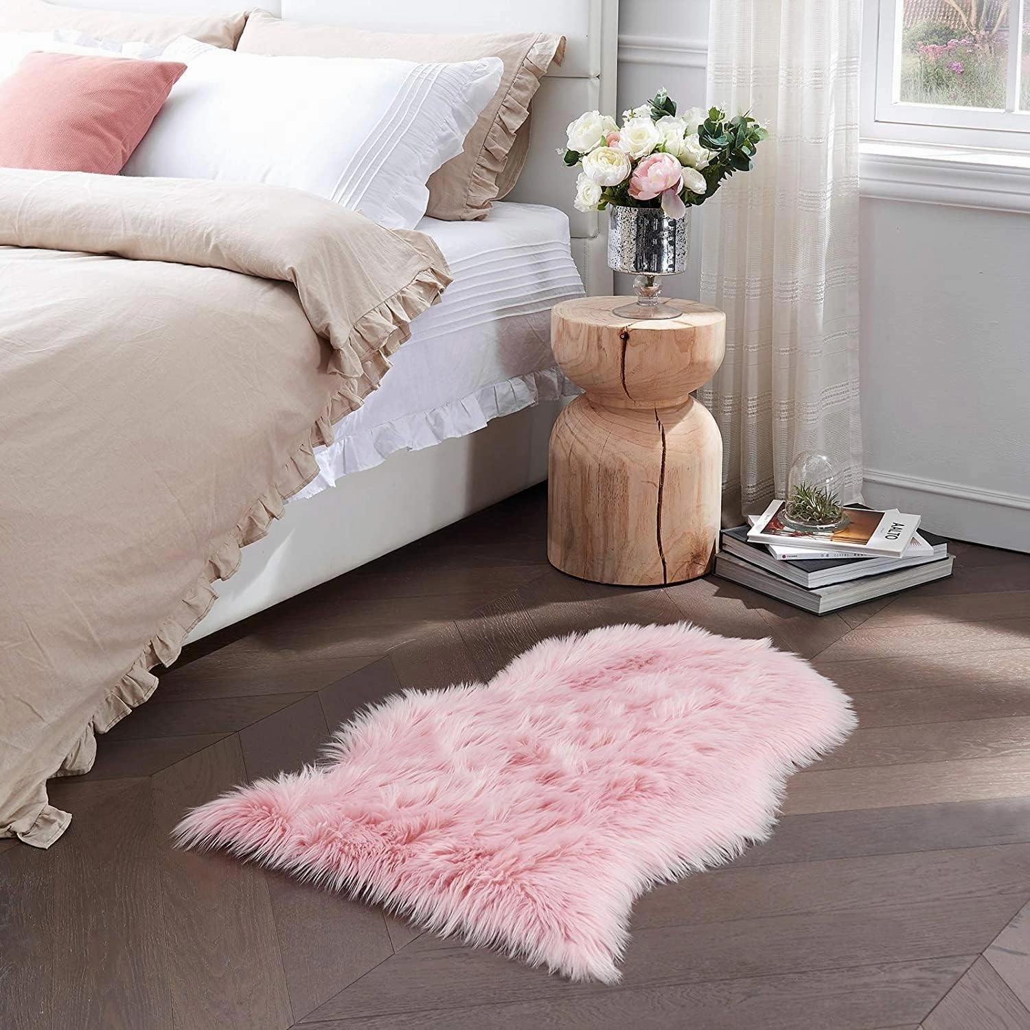 Small Faux Fur Rug, 2x4 ft Ultra Soft Sheepskin Rug Chair Sofa Cover Seat Pad, Pink Fluffy Shag Rug for Bedroom Nursery Kids Room, Luxury Shaggy Rug Fuzzy Plush Floor Carpets, Cute Dorm Home Decor