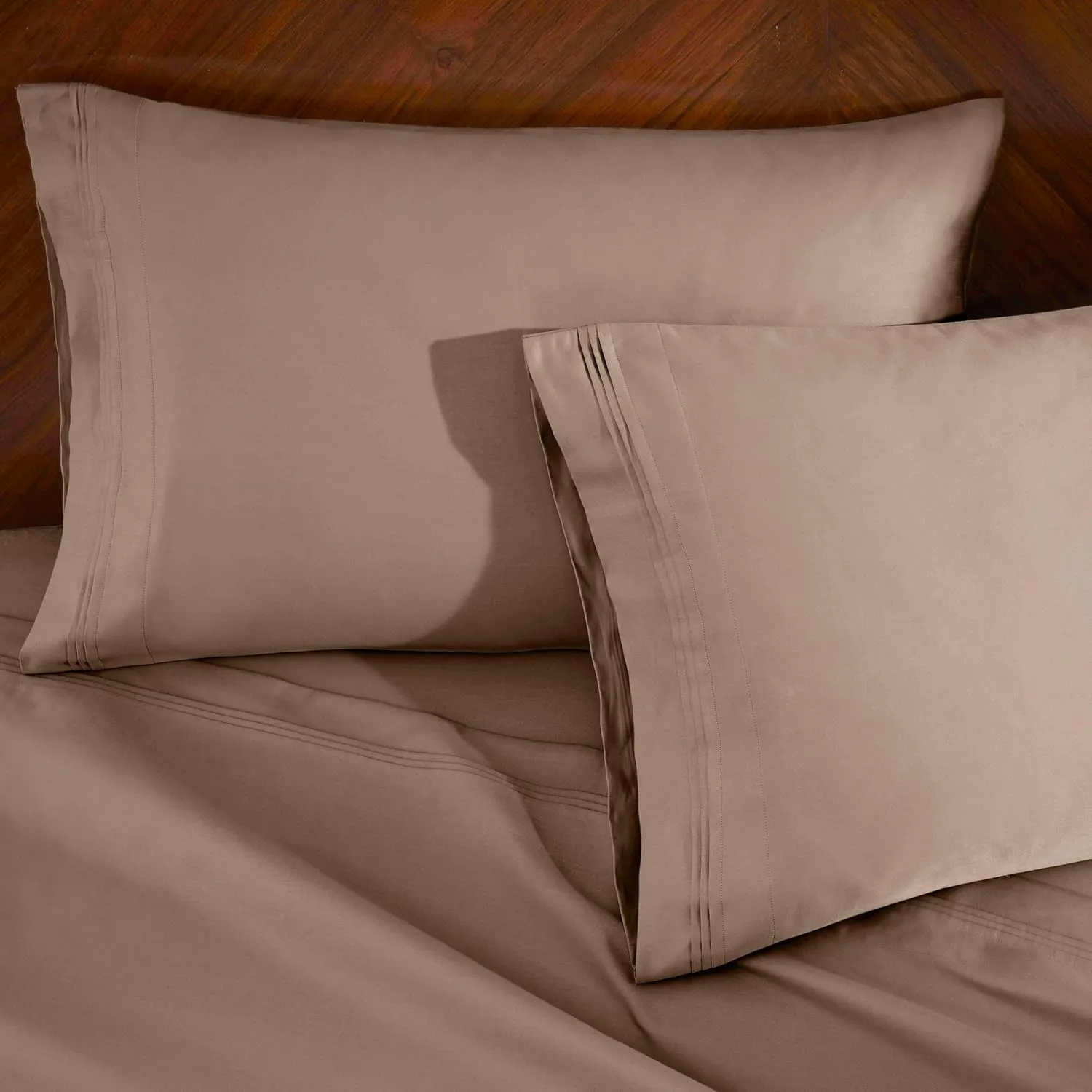 Superior Egyptian Cotton 4 Piece Sheet Set, Luxury 1500 Thread Count, Modern Design, Sustainable Sheets, Ultra-Soft Basics, Solid, Deep Pocket Fitted Sheet, Flat Sheet, Pillowcases, Queen, Taupe