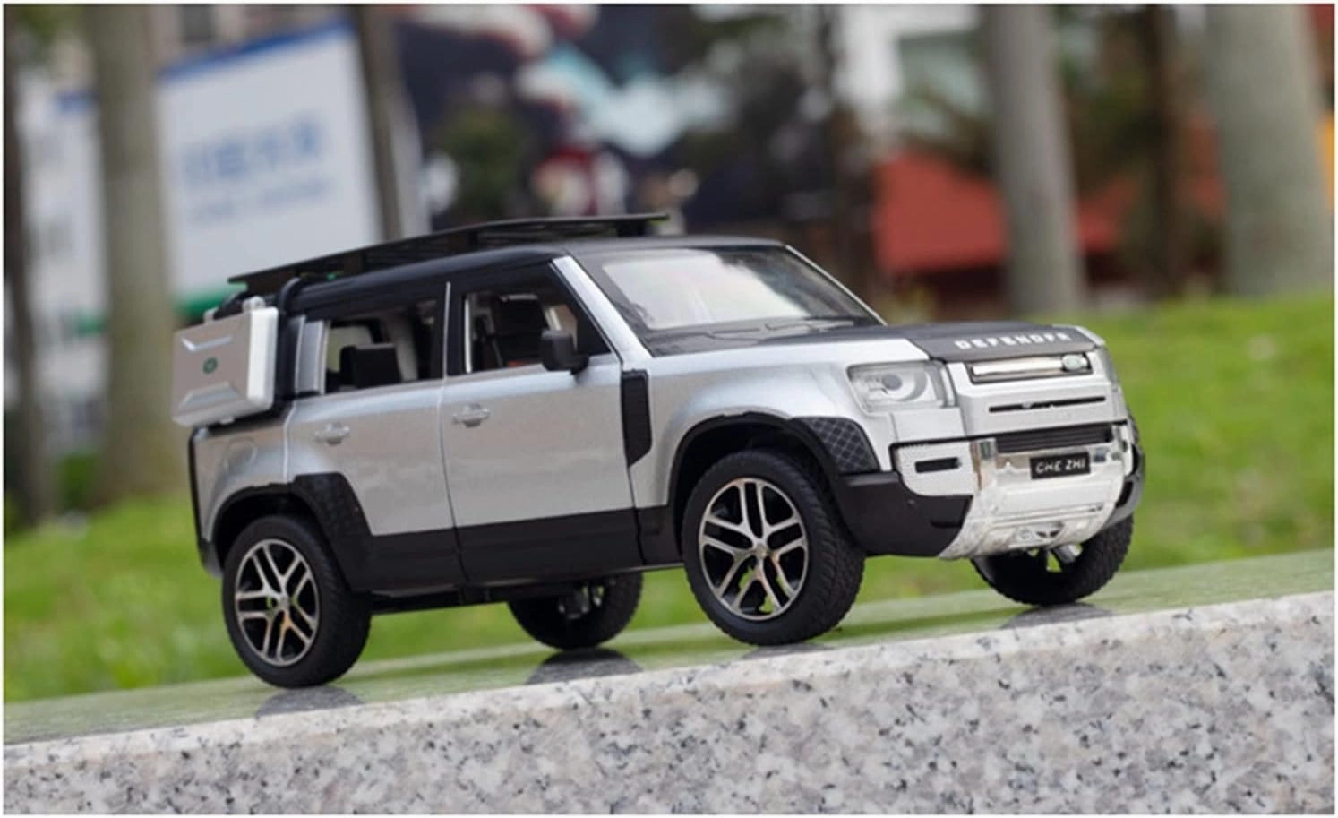 Toy car Model 1/24 for Defender SUV Alloy Toy Car Model Diecasts Toys for Children Birthday Gifts (Color : White)