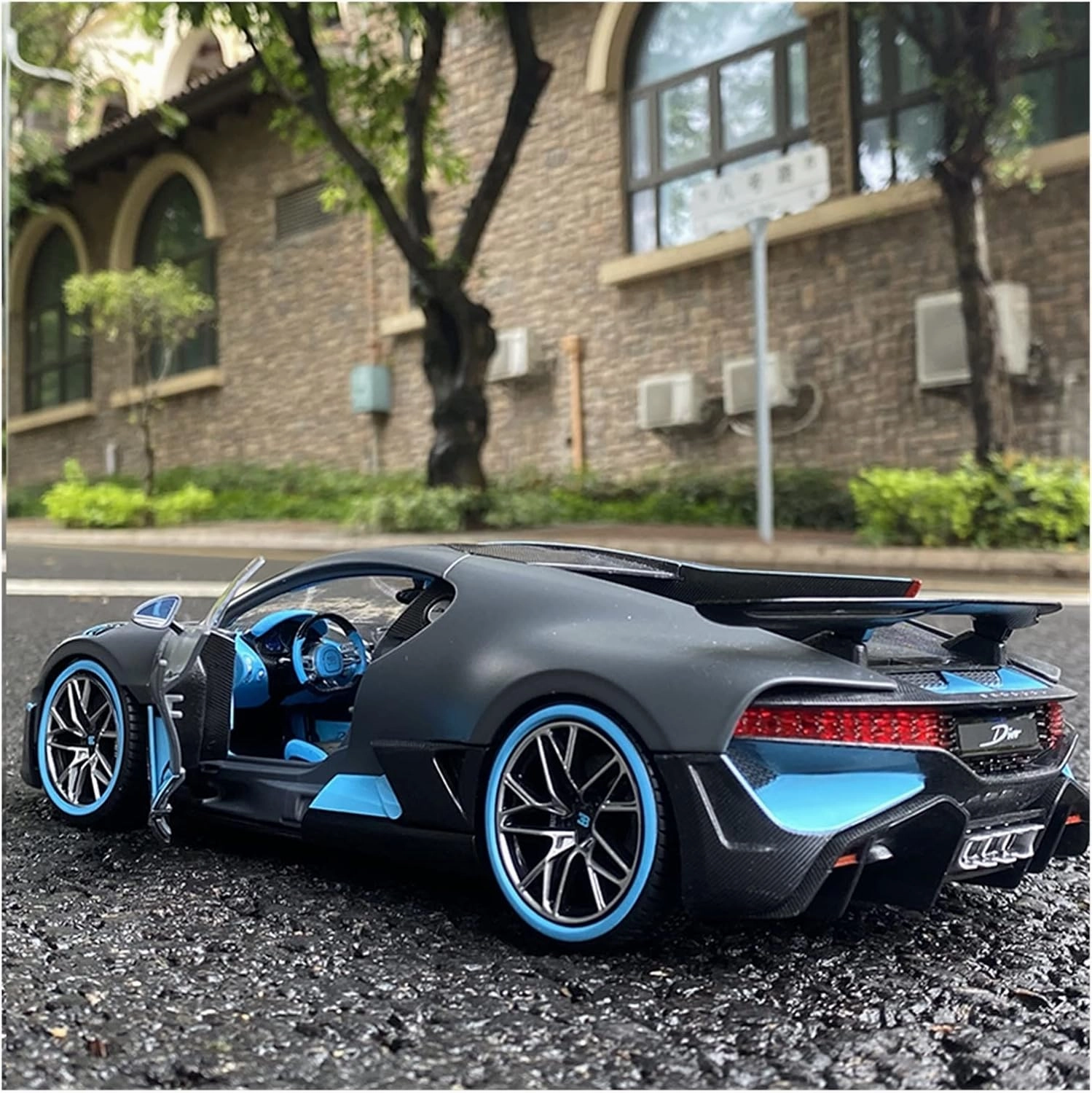 Toy car Model 1:32 for Bugatti Veyron Divo Alloy Sports Car Model Diecast Toy with Sound Light Collection Kids Gift (Color : Gray)