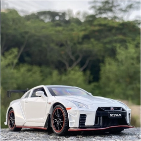 Toy car Model 1/32 for Nissan GT-R R35 Racing Car Model Diecast Toys Children Boys Collection Sound Light (Color : White)